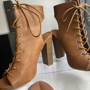 Destination chic-chestnut